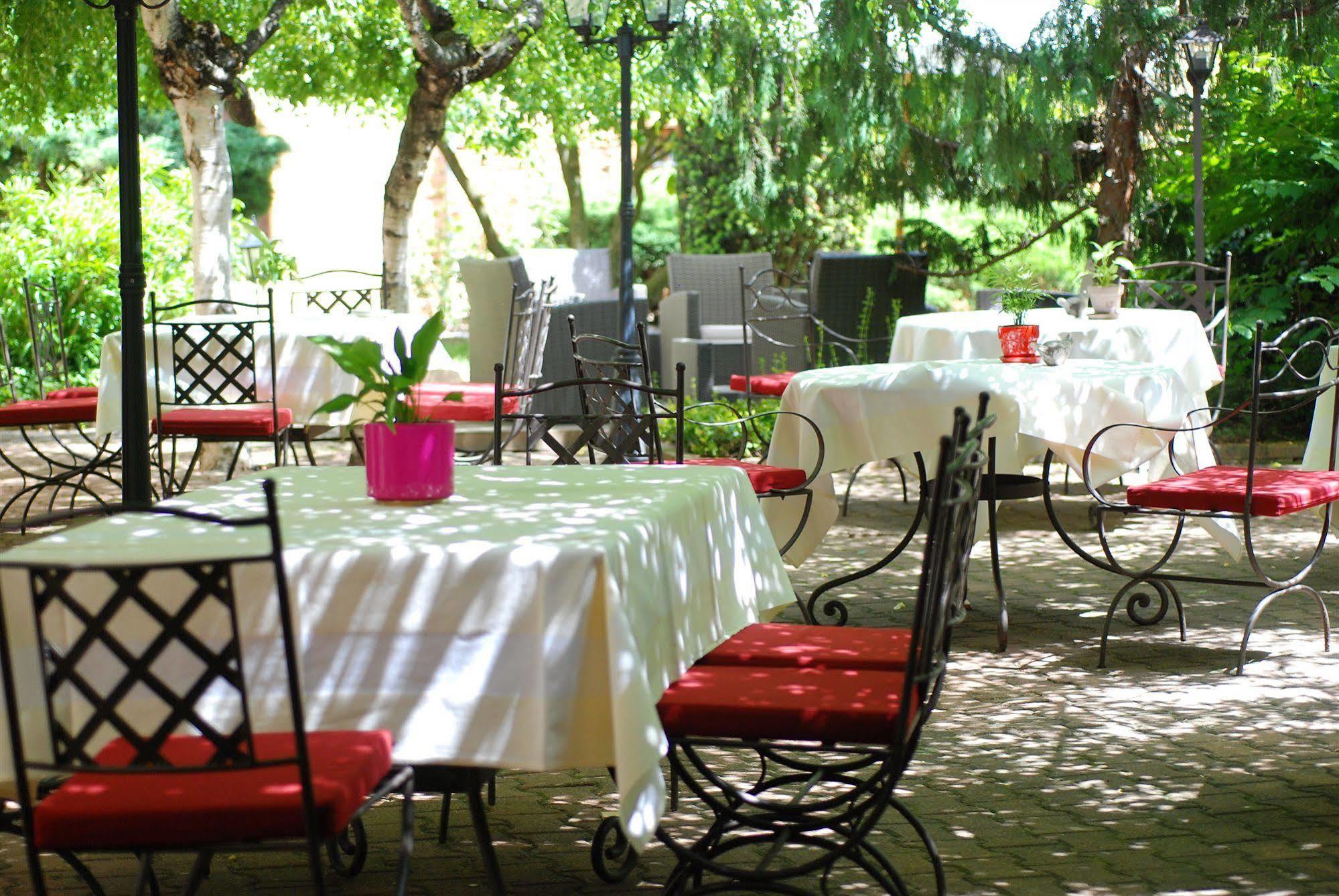 Demeures Et Chateaux L'Abbaye Caladoise - Anciennement Hostellerie Ferme Du Poulet Villefranche-sur-Saône Zewnętrze zdjęcie