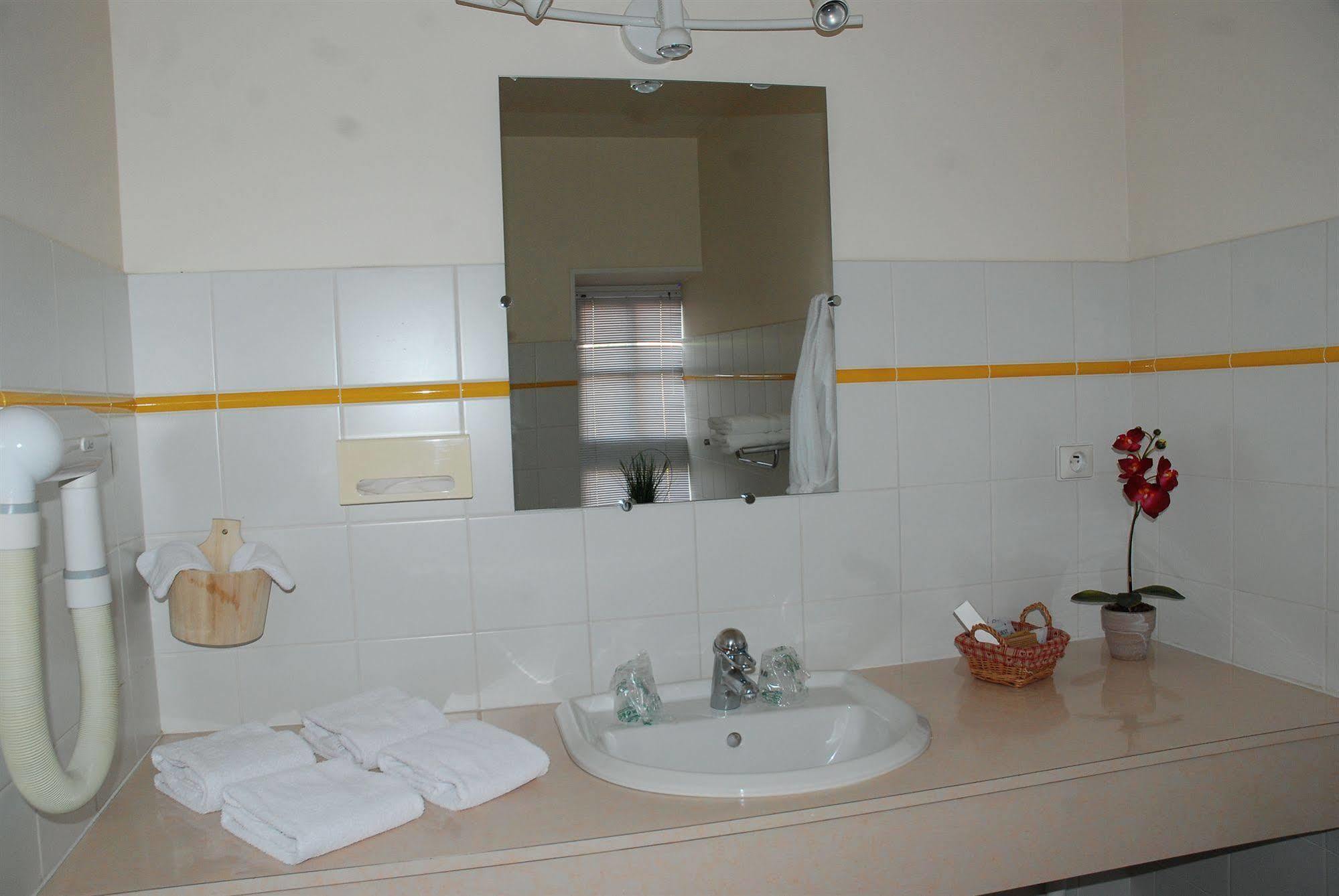 Demeures Et Chateaux L'Abbaye Caladoise - Anciennement Hostellerie Ferme Du Poulet Villefranche-sur-Saône Zewnętrze zdjęcie